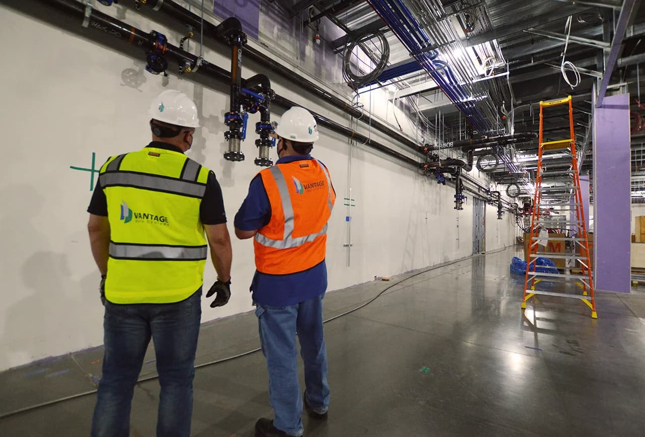 What does a Data Center Project Manager do?
